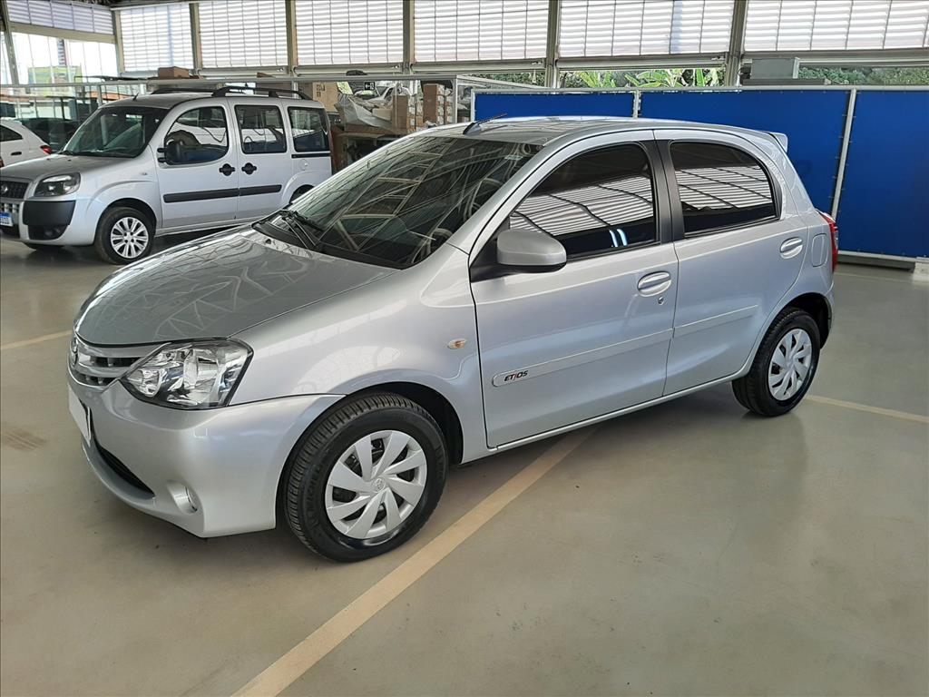 Toyota Etios - 1.5 XS 16V FLEX 4P MANUAL