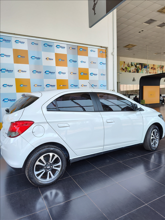 Chevrolet Onix - 1.4 MPFI LTZ 8V FLEX 4P AUTOMÁTICO