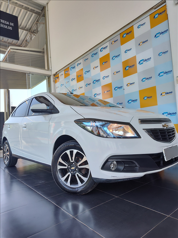 Chevrolet Onix - 1.4 MPFI LTZ 8V FLEX 4P AUTOMÁTICO