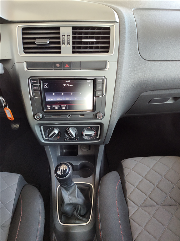 Volkswagen Fox - 1.6 MSI TOTAL FLEX XTREME 4P MANUAL