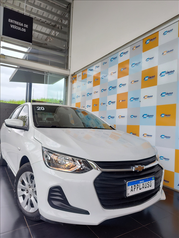 Chevrolet Onix Plus - 1.0 FLEX LT MANUAL