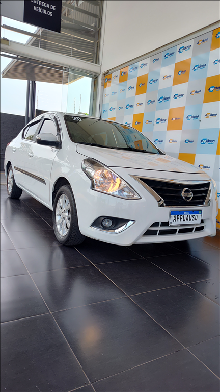 Nissan Versa - 1.6 16V FLEXSTART SV 4P XTRONIC