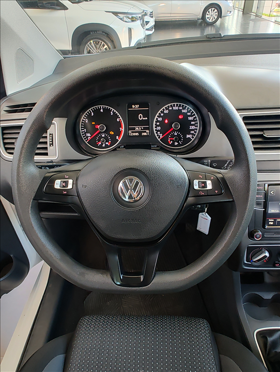 Volkswagen Fox - 1.6 MSI TOTAL FLEX CONNECT 4P MANUAL